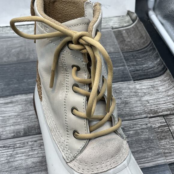 Wolverine Torrent Waterproof Duck Boots Ivory Womens US 11M. Used. {65}. - Picture 9 of 14